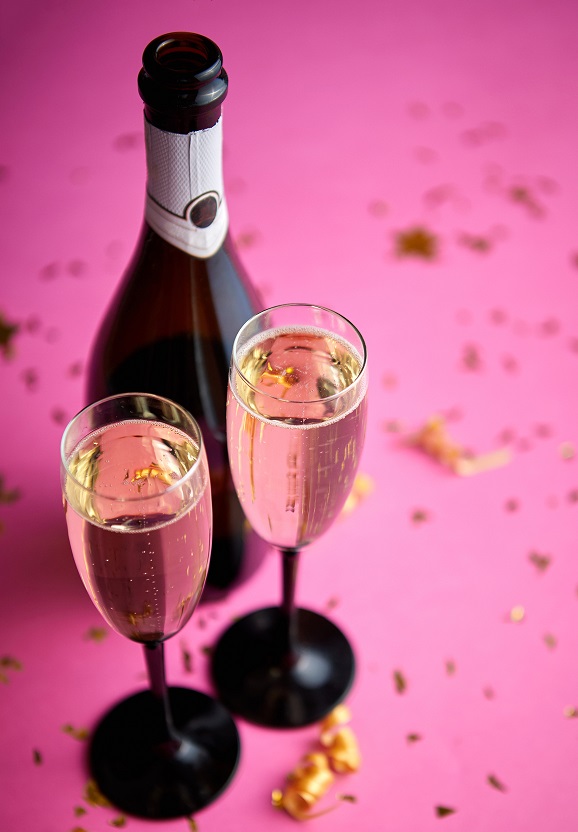 фото игристой розовой кавы