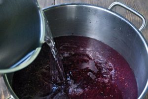 Как приготовить ягоды для пюре? Разбавление водой