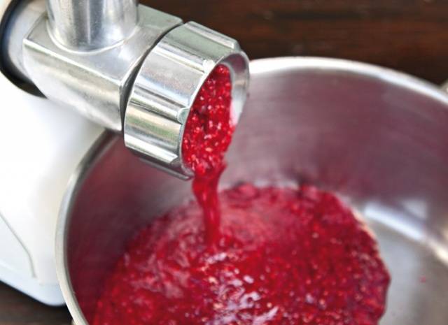 Как приготовить лучшее малиновое вино