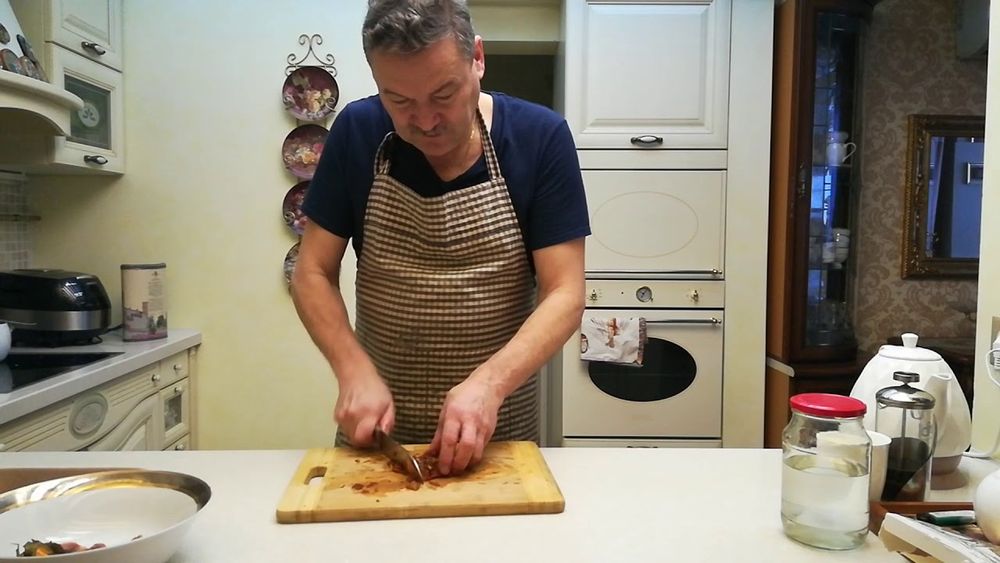 Резка хурмы