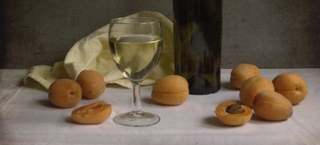 Абрикосовое вино в домашних условиях по простому рецепту