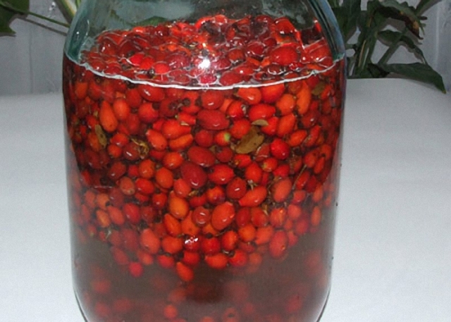 Домашнее вино из шиповника по проверенному рецепту