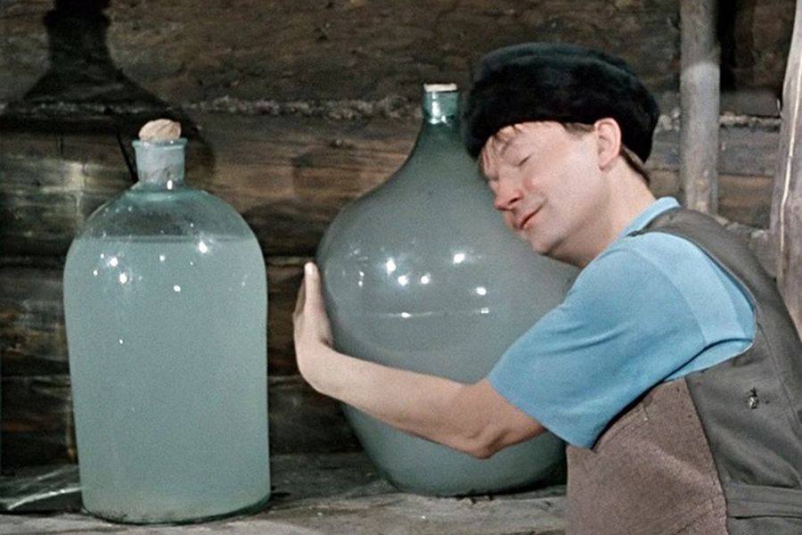 Во времена Царской России качественным самогоном считалась жидкость без вкуса, запаха и цвета.